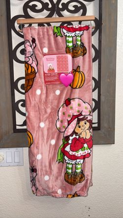 Strawberry shortcake fall throw blanket