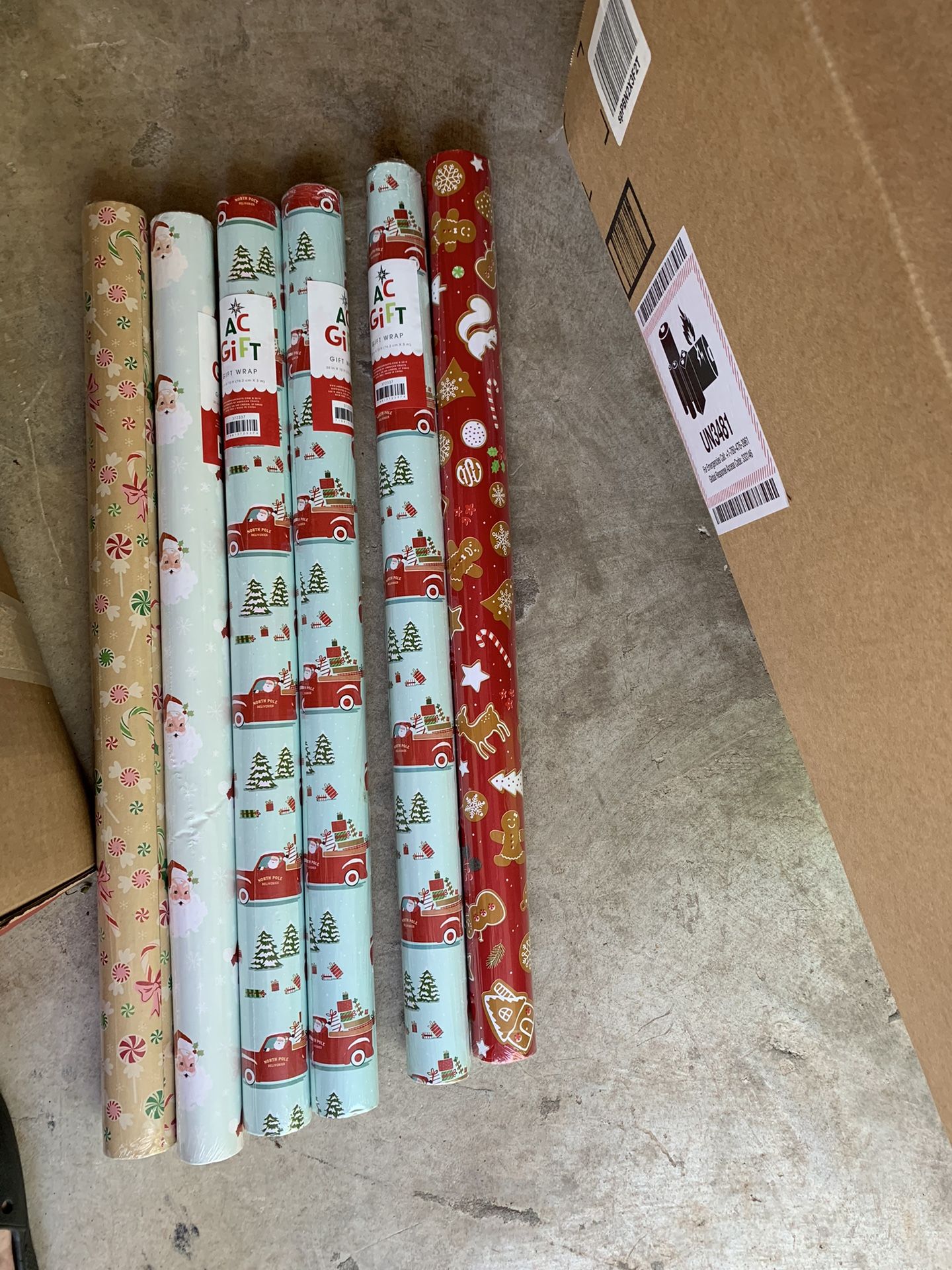 Wrapping Paper 6 Rolls 