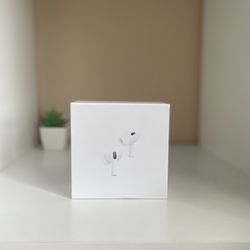 Apple AirPods Pro (2nd Generation) With MagSafe Case