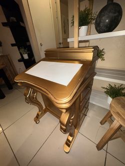 Vanity For Jewelry Or Makeup