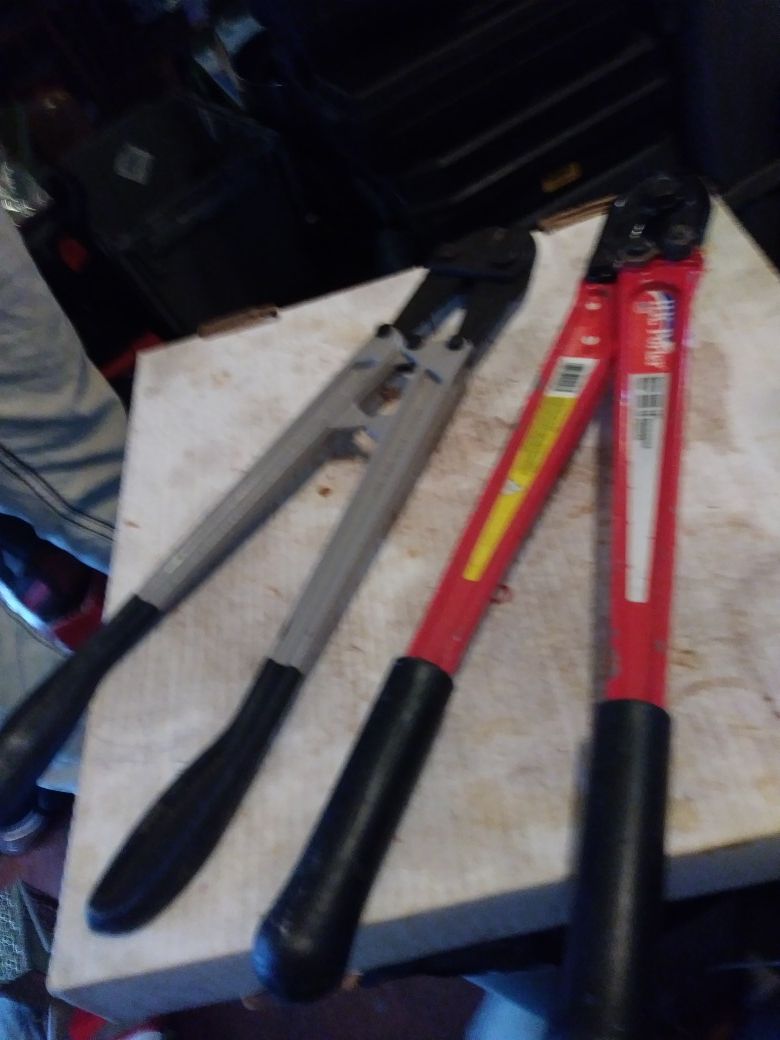 2 LARGE PAIR'S OF BOLT CUTTERS