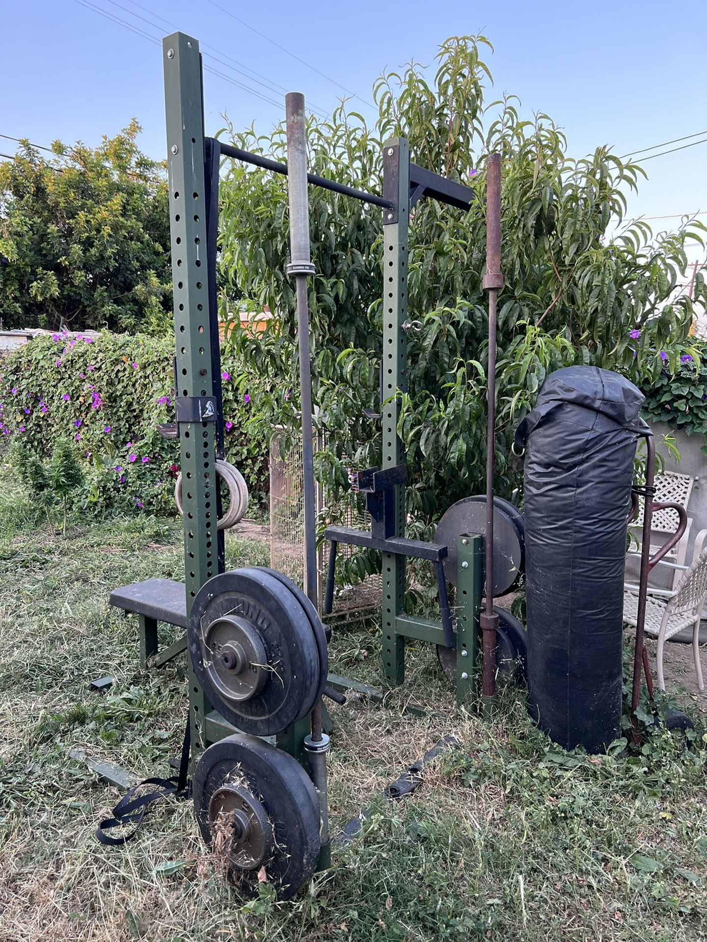 Half Rack Weight Bench Pull Up Bar for Sale in San Pedro, CA OfferUp
