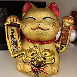 Waving Chinese Cat 