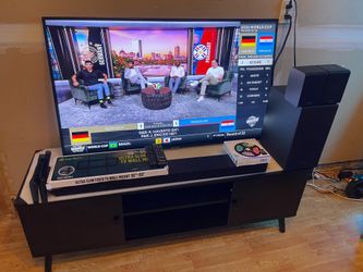 50” SAMSUNG 4K SMART UHD LED TV + SAMSUNG SURROUND SOUND SYSTEM + NEW LED LIGHTS + NEW WALL MOUNT