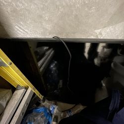 samsung tv 46 inch (i think lol)