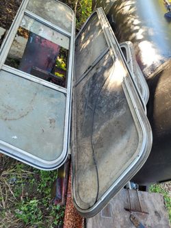 Camper Windows 