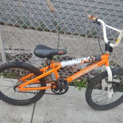 Magna Ripclaw BMX Bike