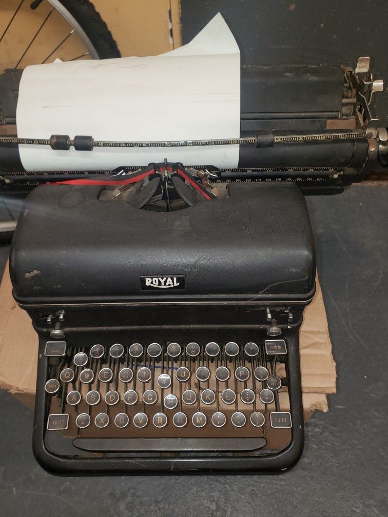 Antique Royal Typewriter