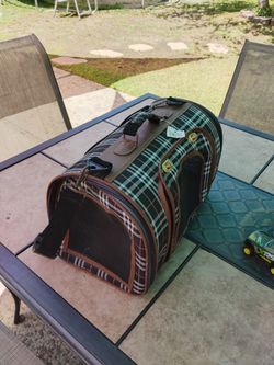 Pet carrier