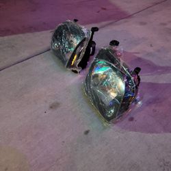 2005-2006 Tundra Headlights