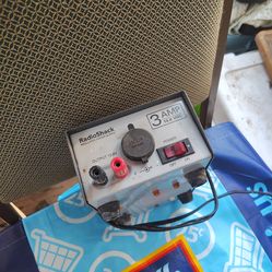 Radio shack regulated power supply output 13.8V 3AMP 13.8v