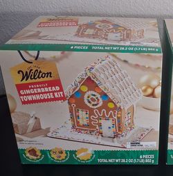 Wilton Prebuilt Gingerbread Townhouse Kit