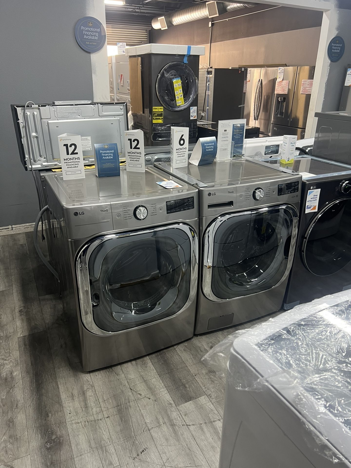 LG - Jumbo Mega Capacity 5.2 Cu Ft Front Load Smart Washer & 9.0 Cu Ft Smart Gas Dryer Laundry Pair In Graphite Steel 🔥