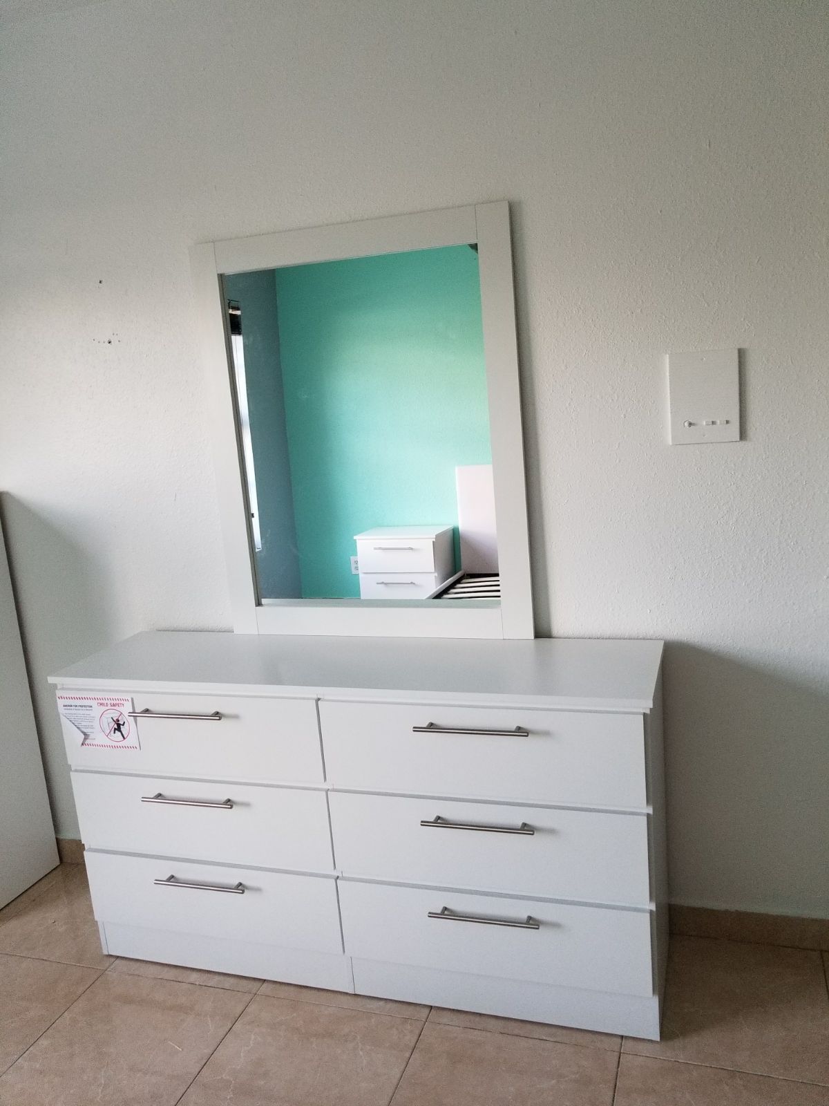 Comoda con espejo... Dresser with mirror