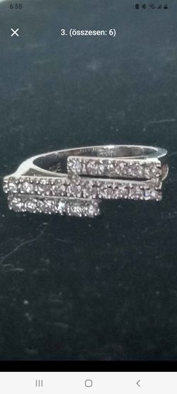 Elegant 18KT Gold-Plated Crystal Ring – Size 7 – Sparkles Like New!