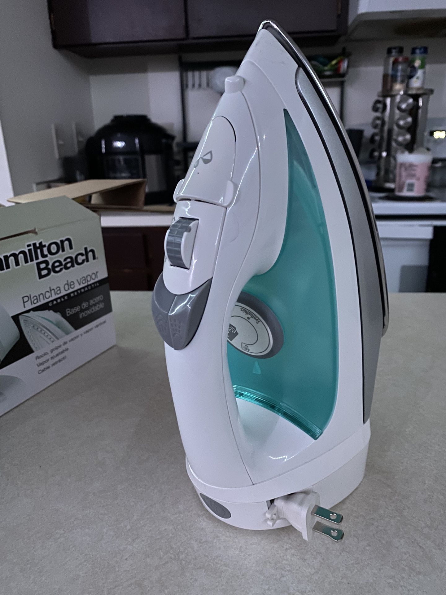 Clothes Iron Hamilton Beach
