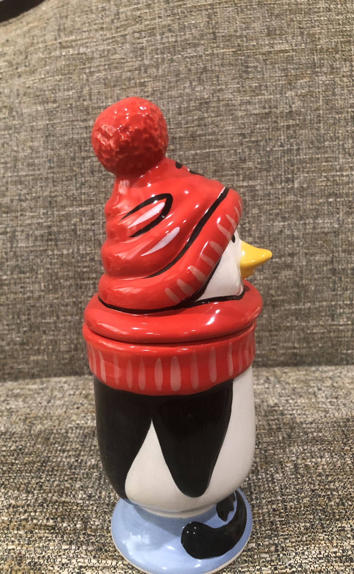 Pfaltzgraff Penguin Skate Lidded Figural Coffee Cocoa Mug Cup