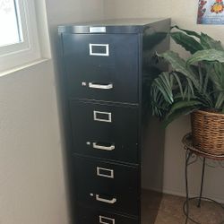 4 Drawer File Cabinet 