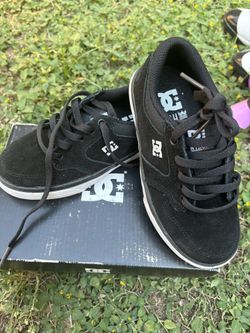Kids Size 12 DC Shoes Like New