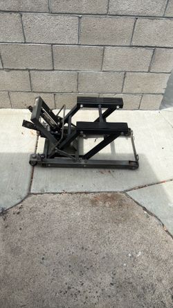 Motorcycle lift – 1500 pounds Pittsburgh