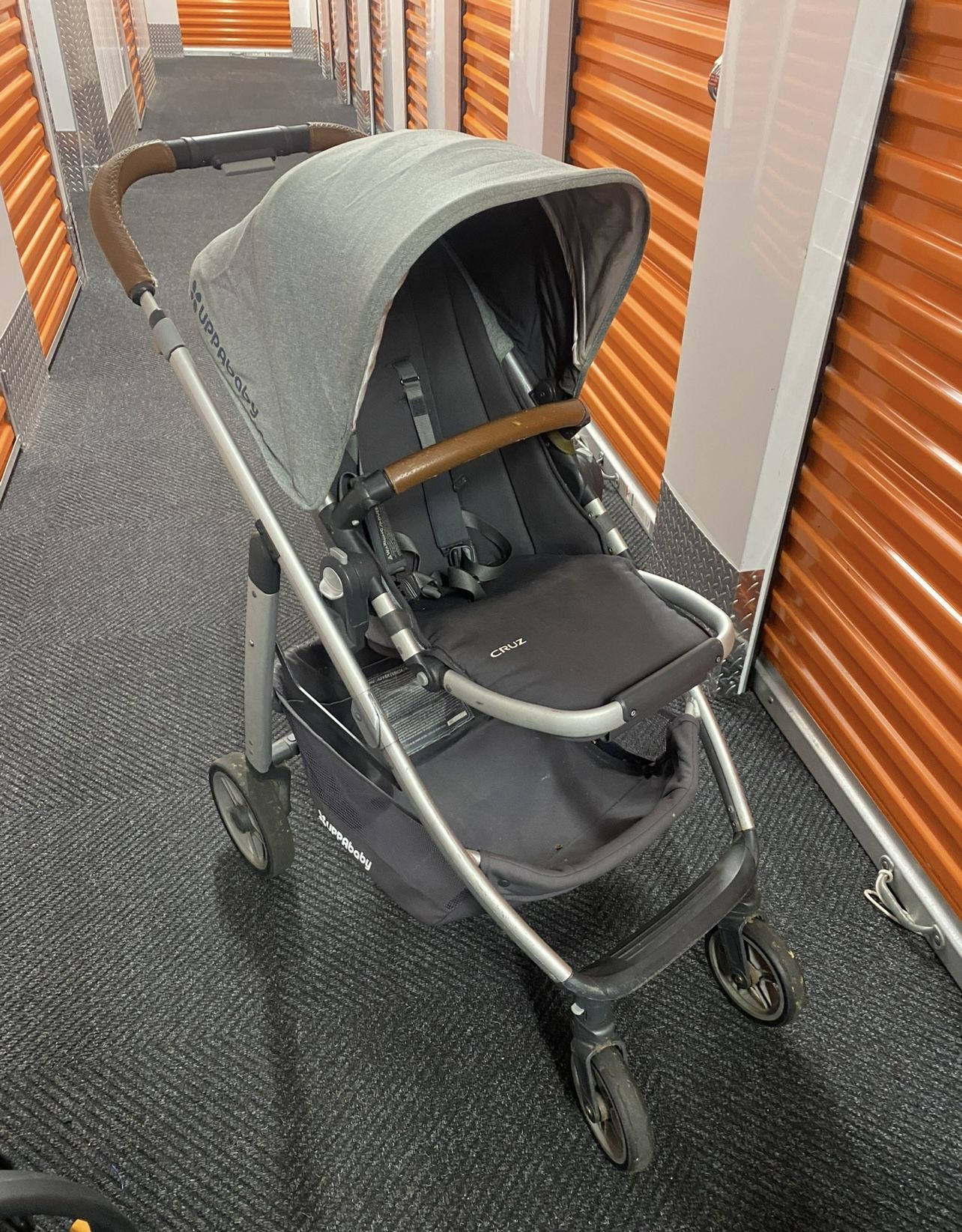 UPPAbaby Cruz V1 Stroller w/ Bassinet