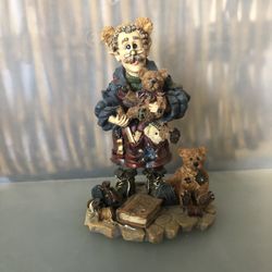 Boyd’s Folk stone “Bean” The Bear maker. 5” Tall