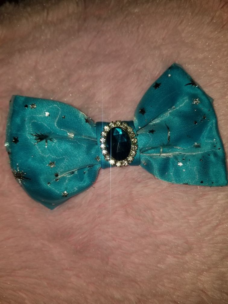 Handmade FROZEN inspired hair bow