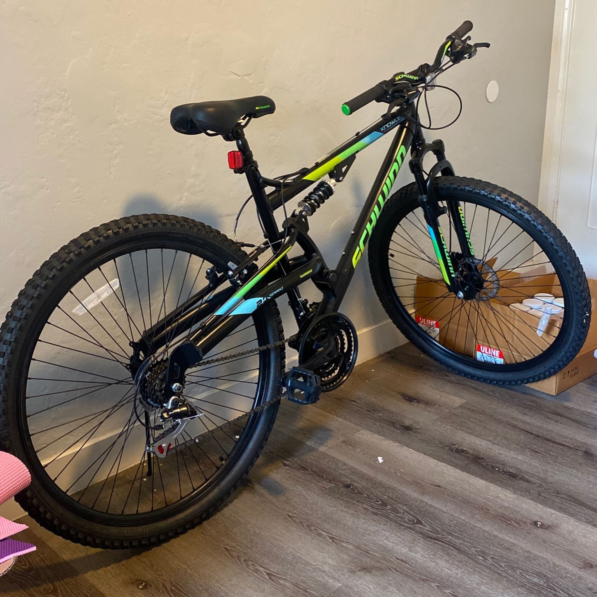 Schwinn Knowles Mountain Bike, 21 speeds, 29 inch wheel, mens sizes, black