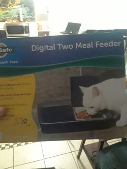 Pet feeder for sale