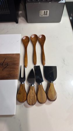 Brand new Charcuterie board personalize " The Almuina Family"