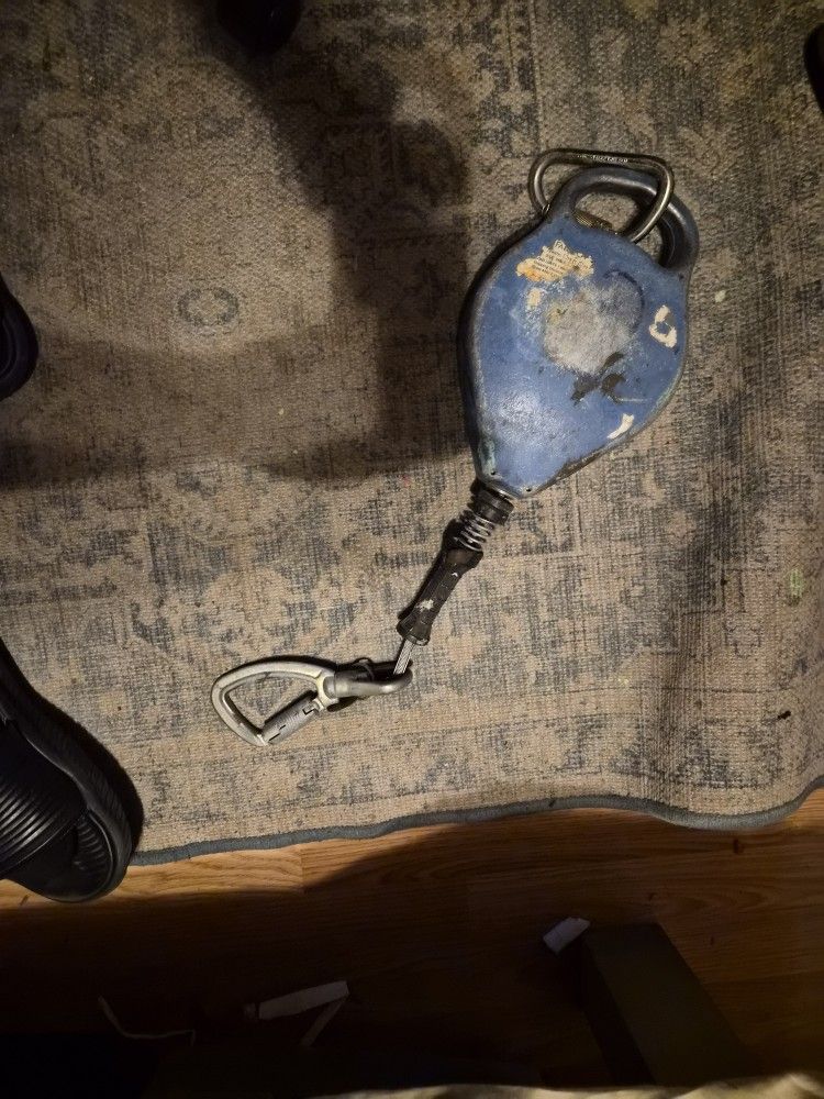 Self Retracting Lifeline