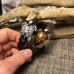 5359-PTT Unisex Genuine Leather Hawaiian Turtle Charms Surfer Wristband Bracelet