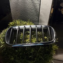 2014 Through 2018 BMW X5 35drivei FRONT GRILL OEM