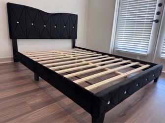 Black velvet queen size bedroom -get same day -no credit needed