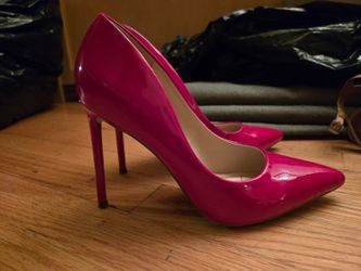 Red Pumps