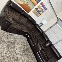 * Like New * Ashley furniture 6pc Modular electric sectional sofa ( Free Delivery )