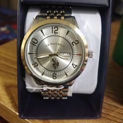 Men's Gold watch (NEW)