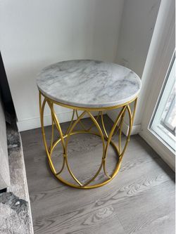 Round marble coffee table/side table