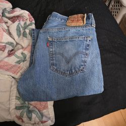 Free Mens Levis!