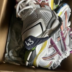 MENS RUNNER BALENCIAGA SIZE 43