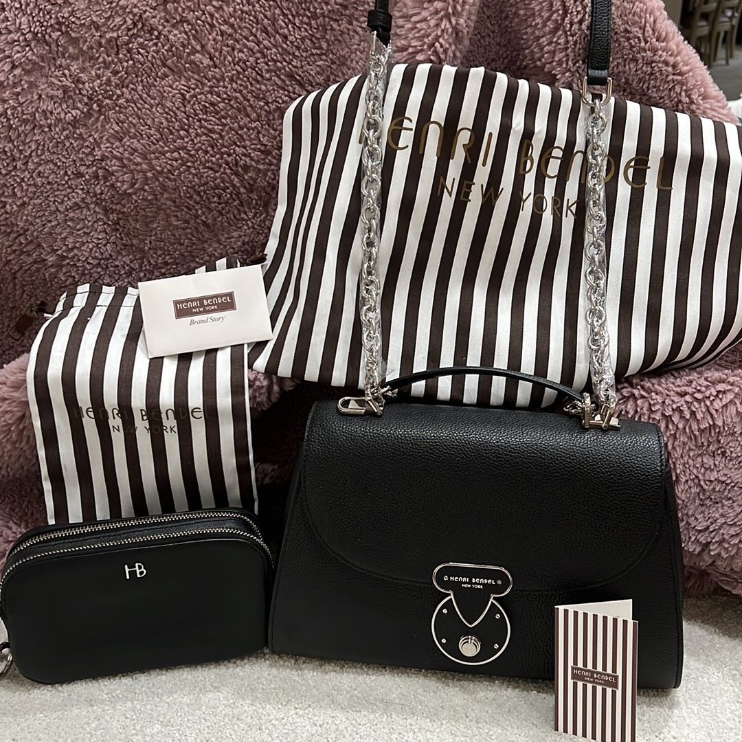 Henri bendel deals black wallet
