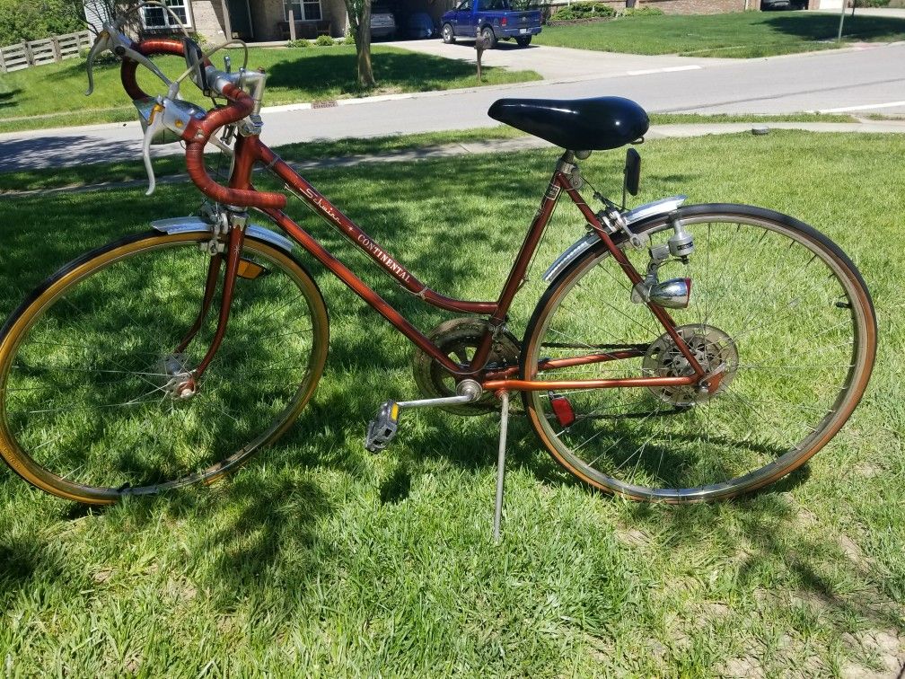 Vintage Women's Schwinn 10 speed bike