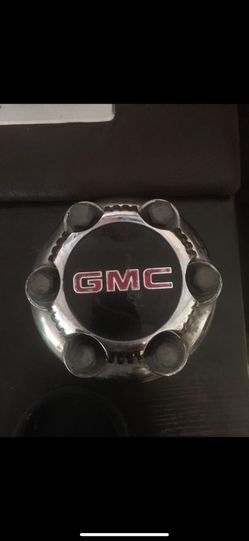 GMC 6 Lug center cap (1)