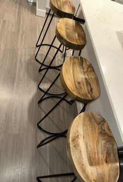WOODEN STOOLS 