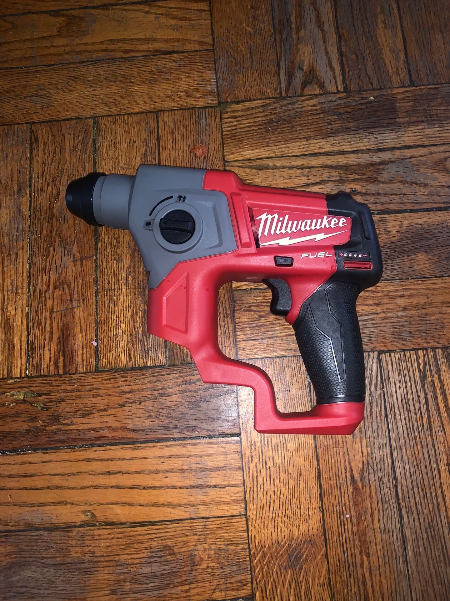 Milwaukee sds plus rotary hammer drill 5/8 size (brand new)
