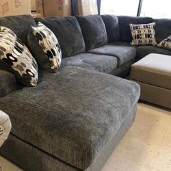 Beautiful Gorgeous Cozy Sectional!