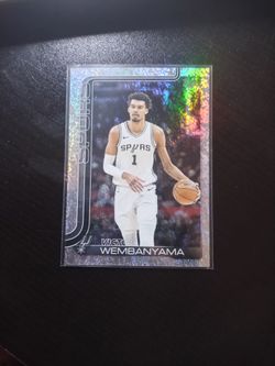 Victor Wembanyama Topps holofoil colored sand