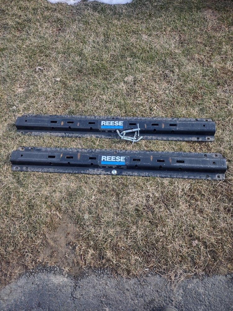 5th Wheel Rails/Brackets