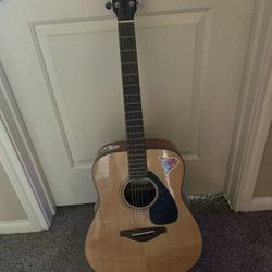 YAMAHA Acoustic Guitar With Case