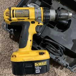 DeWalt 18V 1/2” Cordless Drill / Hammer Drill